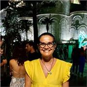 Docente di lingue ( francese; inglese), di ruolo alle scuole superiori, liceo linguistico,impartisce lezioni di francese e inglese, in zona Roma est, Guidonia, Tivoli, dal ciclo primario- liceo ed anche mi sposto a domicilio, solo a casa mia( zona Roma es